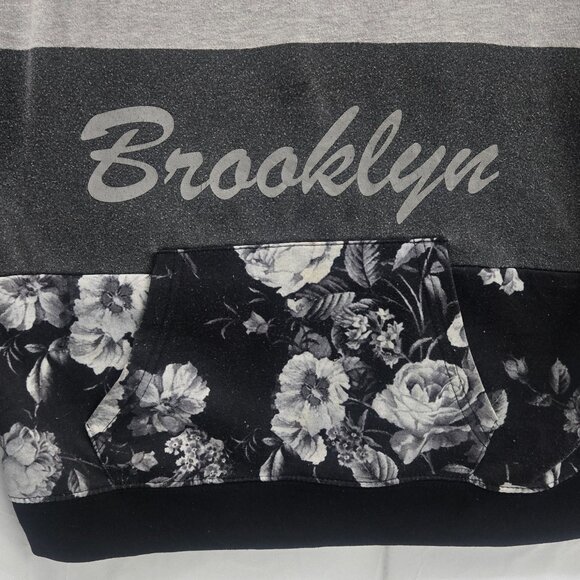 Brooklyn Nets Sweater NBA Basketball Pullover Floral Pullover - Women's - Medium - Picture 2 of 6